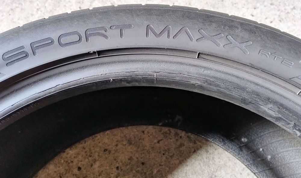 Шини літні R17 235/45 Dunlop Sport Maxx RT2