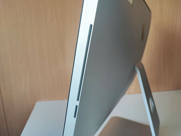 Computador Fixo Apple iMac 21,5'' A1311 i5 2400 4GB RAM 500GB HDD OS Elementary Estado: Muito Bom - B