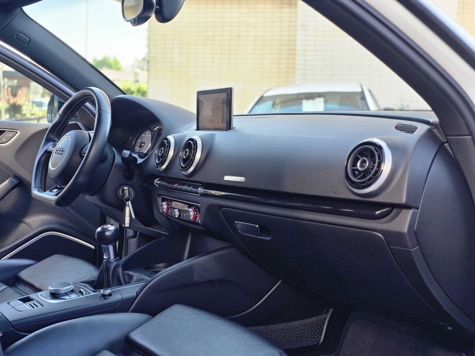 AUDI S3 SPORTBACK 8V S LINE PLUS 2.0TFSI 300CV "FULL EXTRAS"