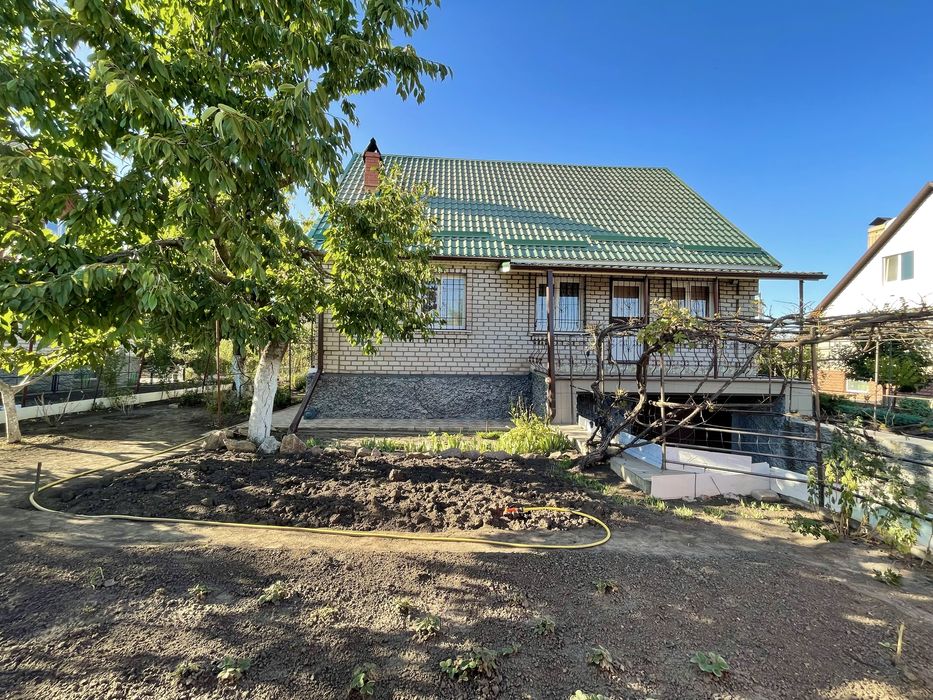 Продаж будинку в Довгинцівському районі