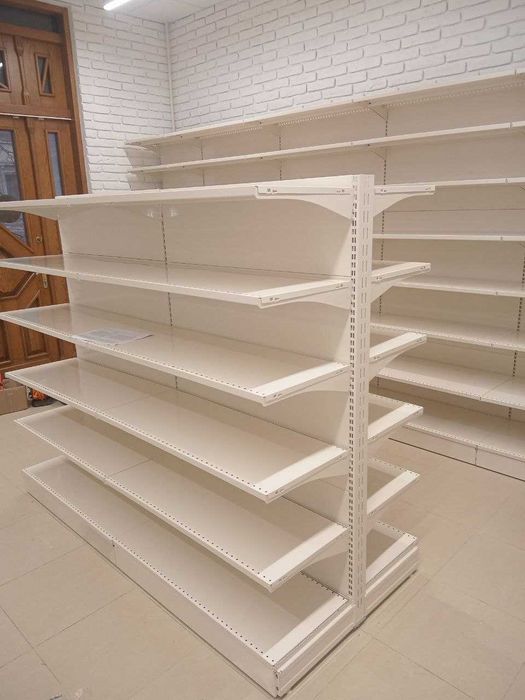 Обладнання для магазину. Холодильники, стелажі, полиці, прикаси