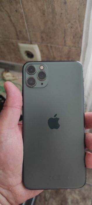 Продам IPhone 11 pro max 256