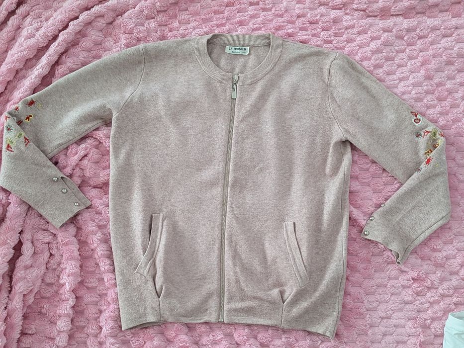 Sweter rozpinany pudrowy 38