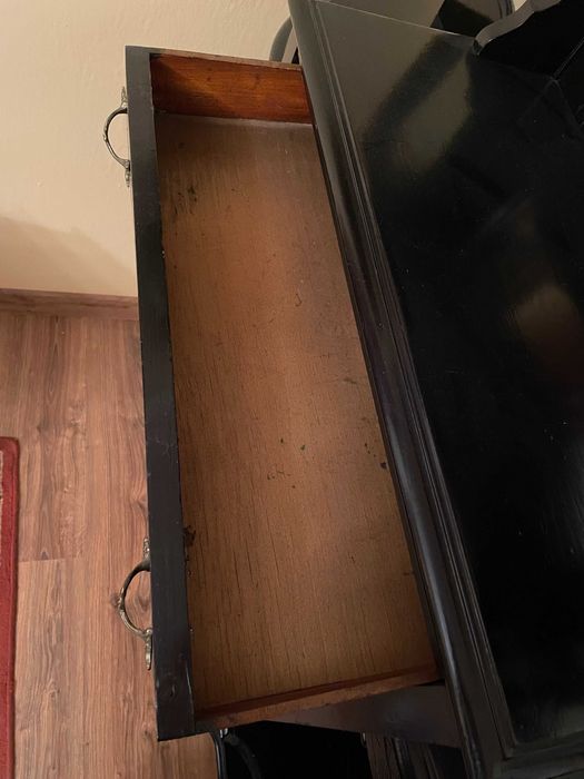 Witrynka biblioteczka toaletka