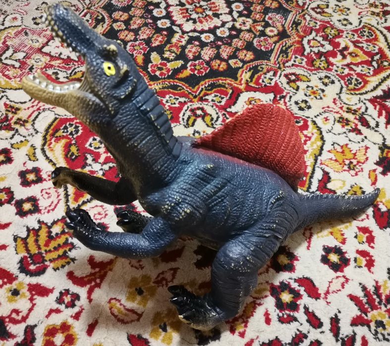 Динозавры большие, игрушки
