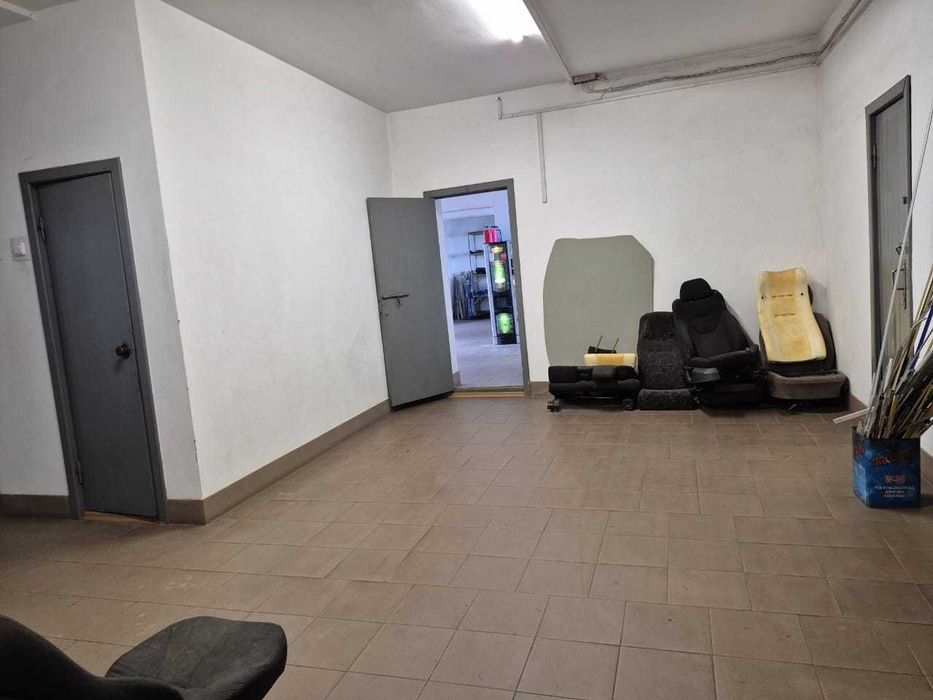 1800м2 приміщення + 30сот землі