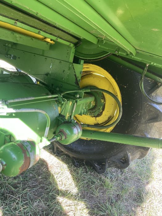 Комбайн John Deere 952