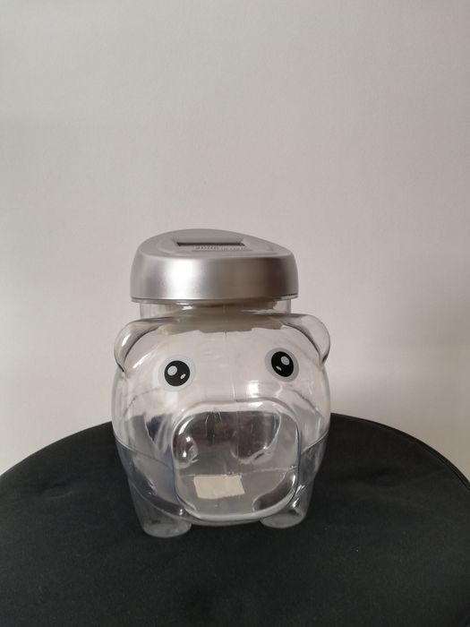 Porquinho mealheiro conta moedas