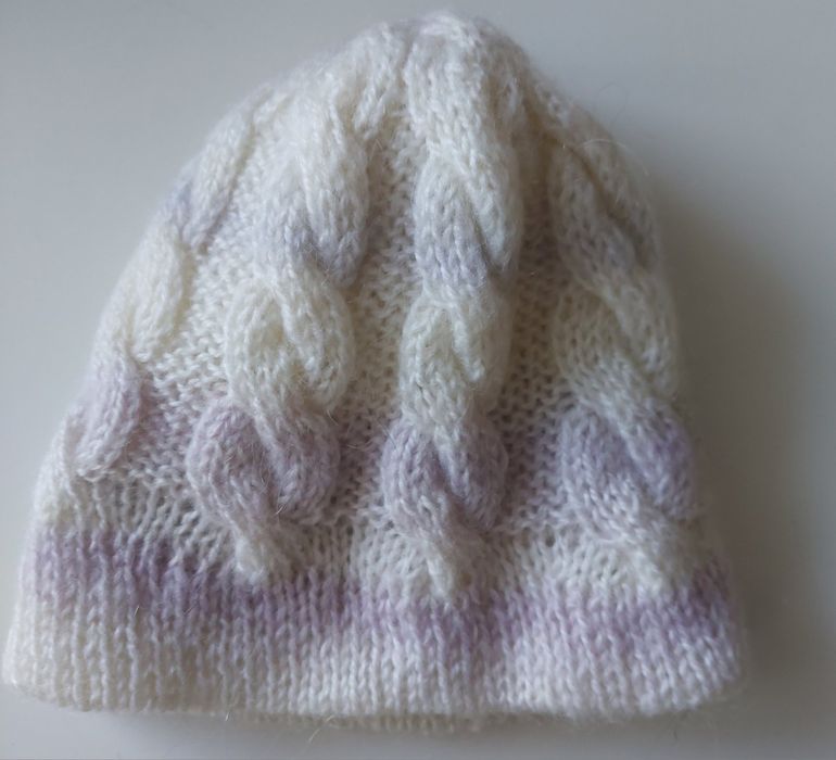 Шапка тепла в'язана з мохеру