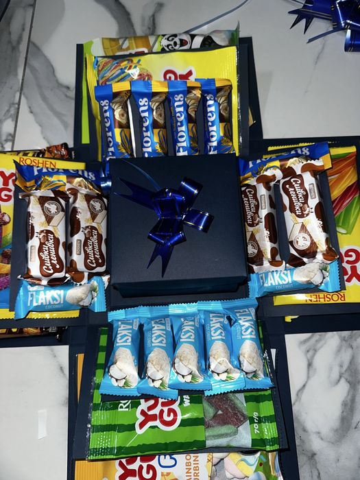 Подарунковий бокс з солодощами  на свято.Сюрприз бокс