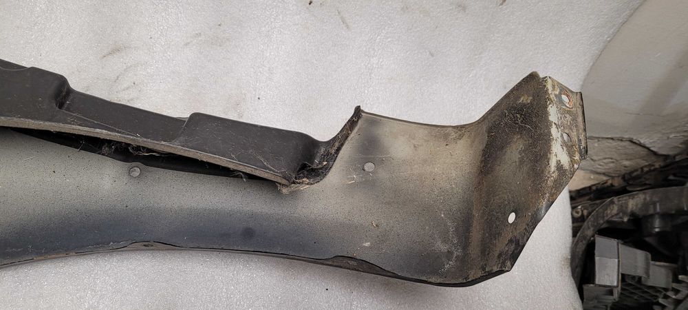 błotnik prawy przód fiat sedici kod koloru ZCE