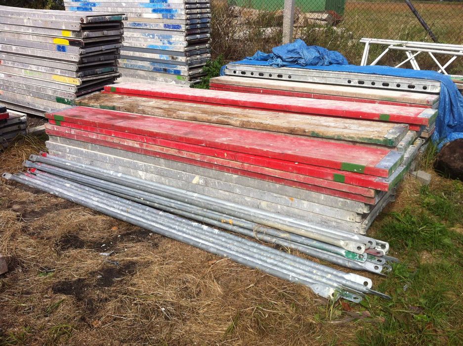 Rusztowanie elewacyjne 82 m2 używane 10x8,2 m Podest drewniany