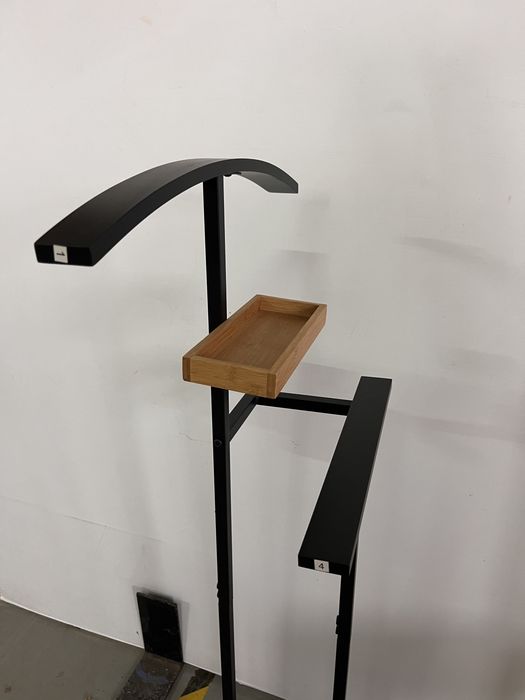 Conjunto de cadeira e bengaleiro