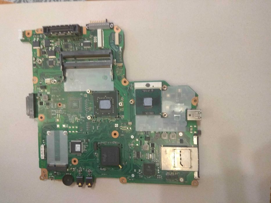 Продам ноутбук TOSHIBA TESRA S5 По запчастям .