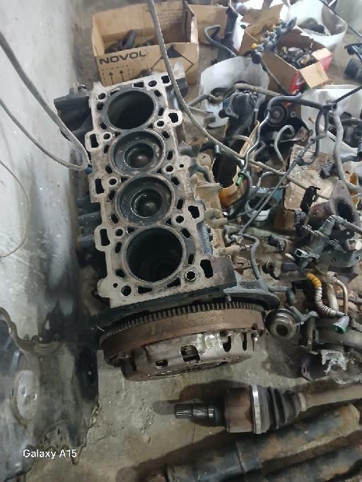 Renault trafic 2011 2.0 dci części