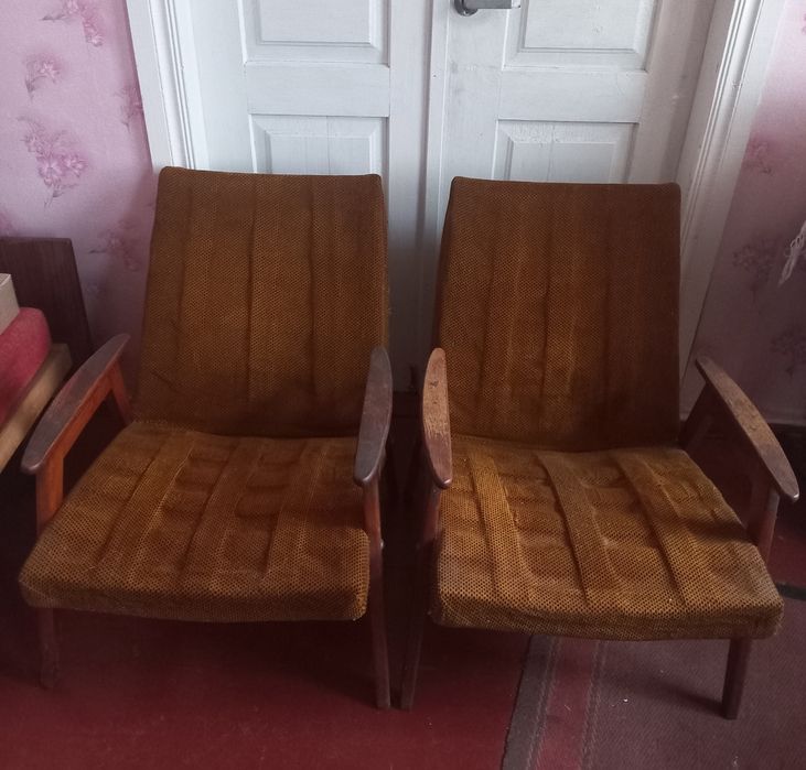 Крісла під реставрацію