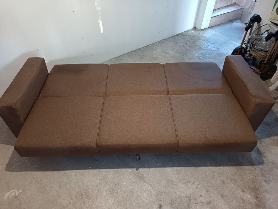 Sofá cama 3 lugares impecável