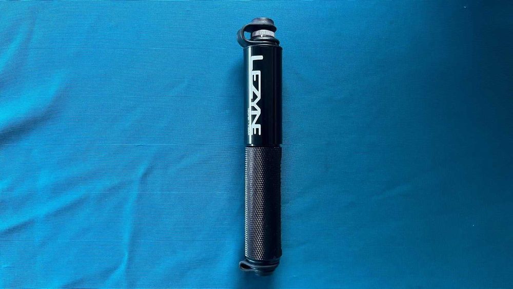 Bicicleta estrada TREK Domane AL3 (58'') + Acessórios  (APENAS 150km)