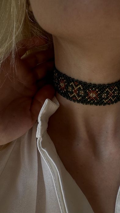 Смарагдова силянка з преміального бісеру TOHO на шовкових зав'язках