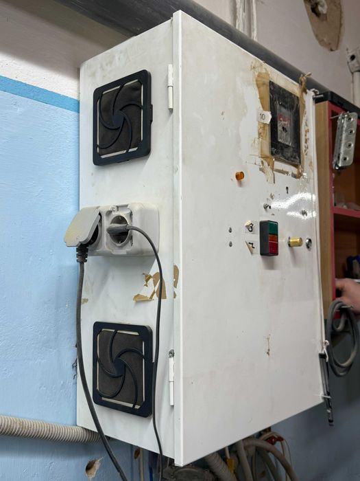 Фрезерний ЧПУ верстат MF9050 гвинтовий (робочий, 3КВт)