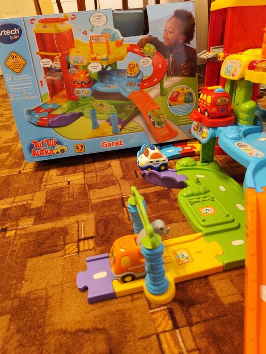 Garaż Vtech + 3 samochodziki vtech