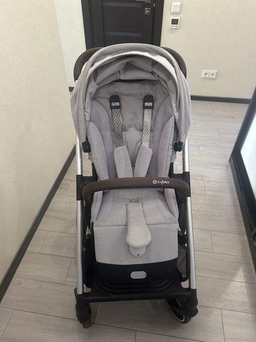 Прогулянкова коляска Cybex Balios s Lux ( двухсторонній матрасик+дощовик+чохли на колеса  у комплекті)