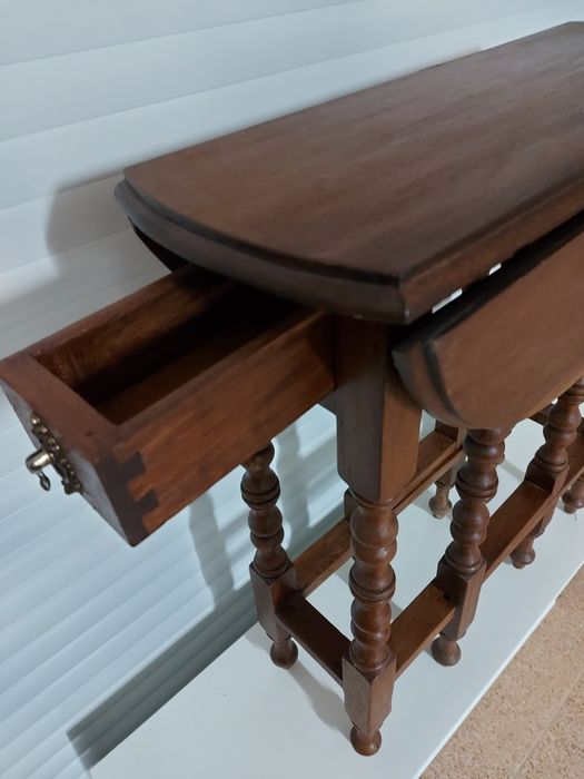 Mesa de jogo em madeira