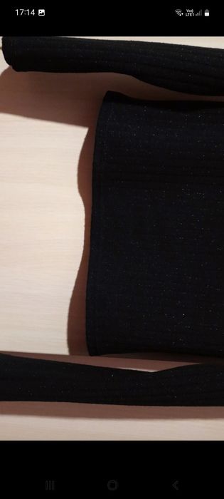 Półgolfik czarny że srebrną nitką sx/s