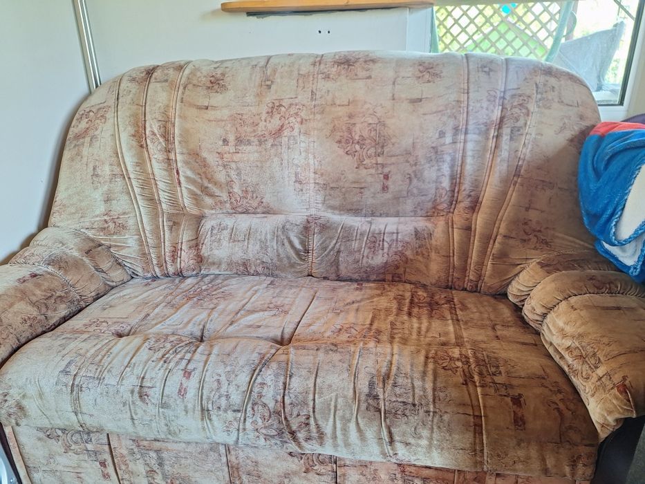 Sofa  welurowa bez funkcji spania