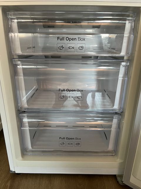 Frigorífico Combinado SAMSUNG (No Frost - 178 cm - 311 L - Branco)
