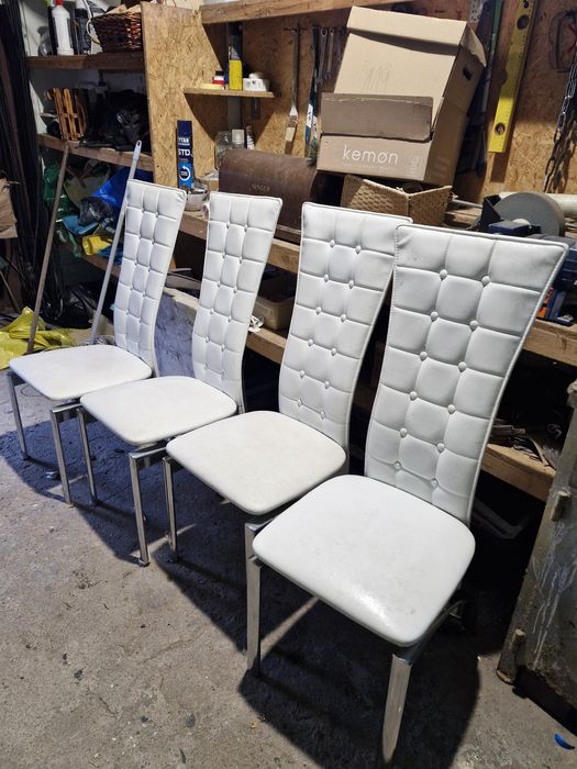 4 krzesła białe stołowe uszkodzona tapicerka