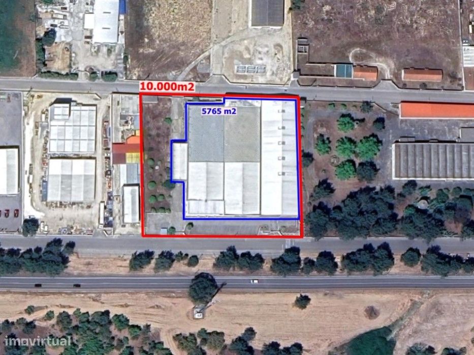 Edifício industrial com 10.000 m² de terreno