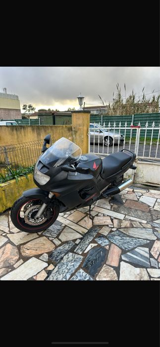 Honda cbr 1000f - Clássica desportiva