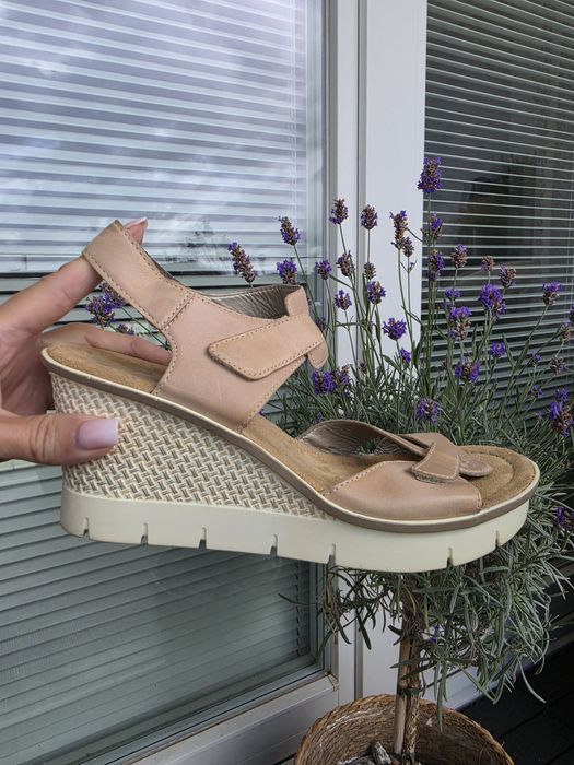 Rieker skóra naturalna 40