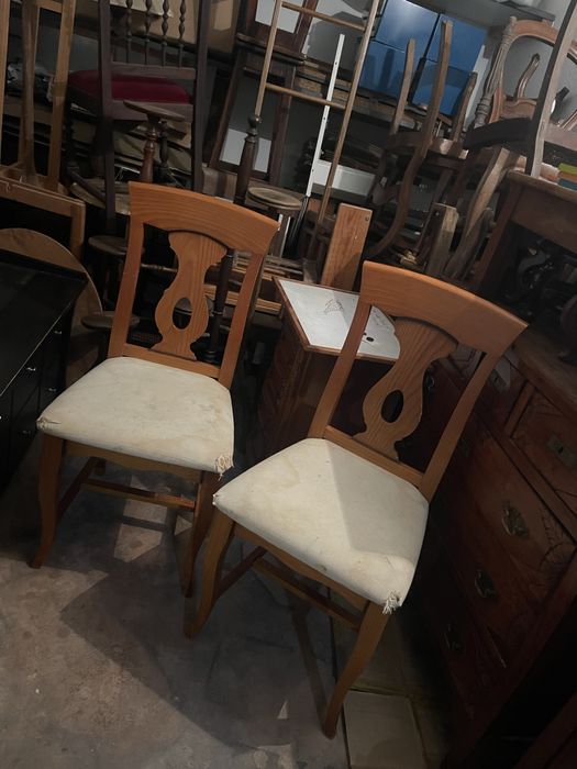 Cadeiras robustas para restaurar