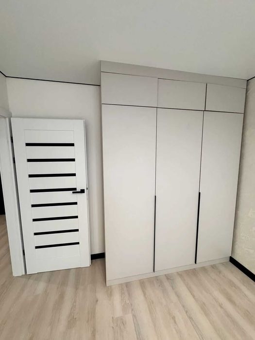 2 кімнатна квартира з ремонтом та меблями поруч з Велесом