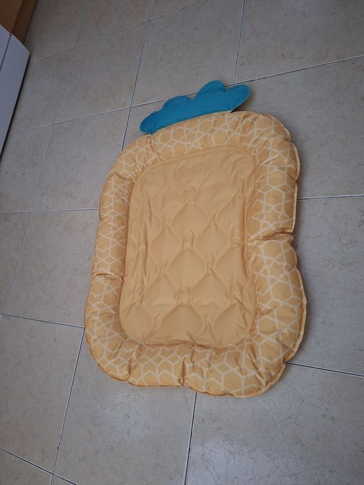 Cama de Verão com forma de Ananás para cães,  nova
