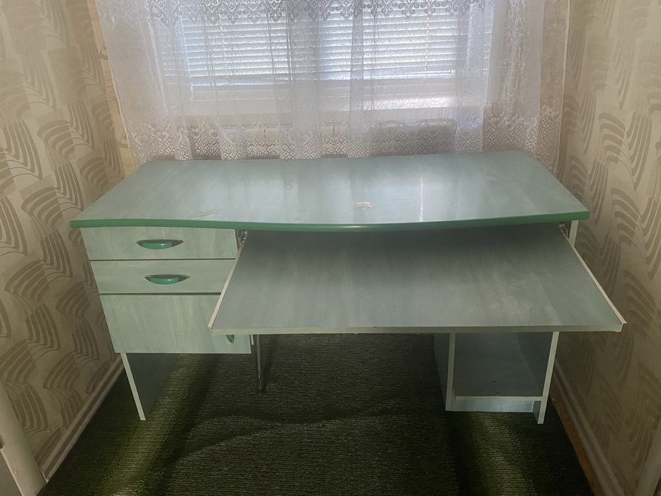 Шкільний стіл б/у