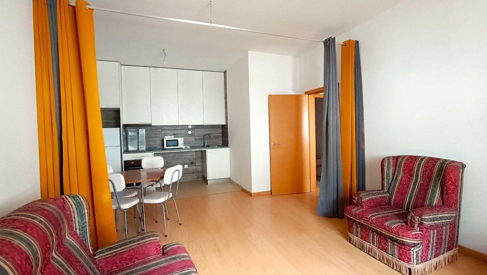 APARTAMENTO NO CENTRO DO FUNDÃO COM DESPESAS INCLUÍDAS