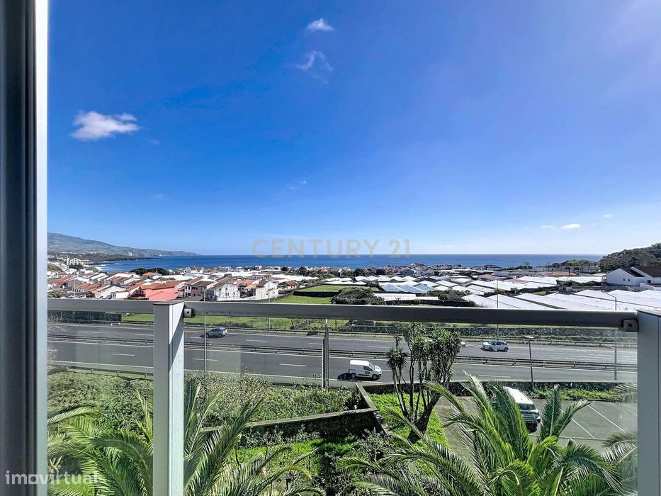 Apartamento com Vista Mar próximo das praias e Ponta Delgada
