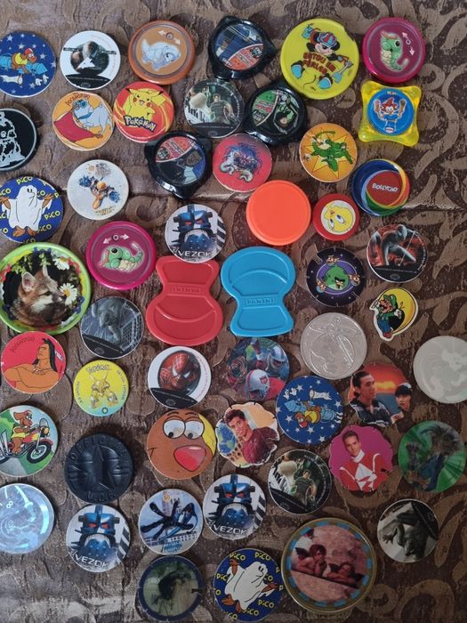 Varios tazos pokemon marvel futebol etc