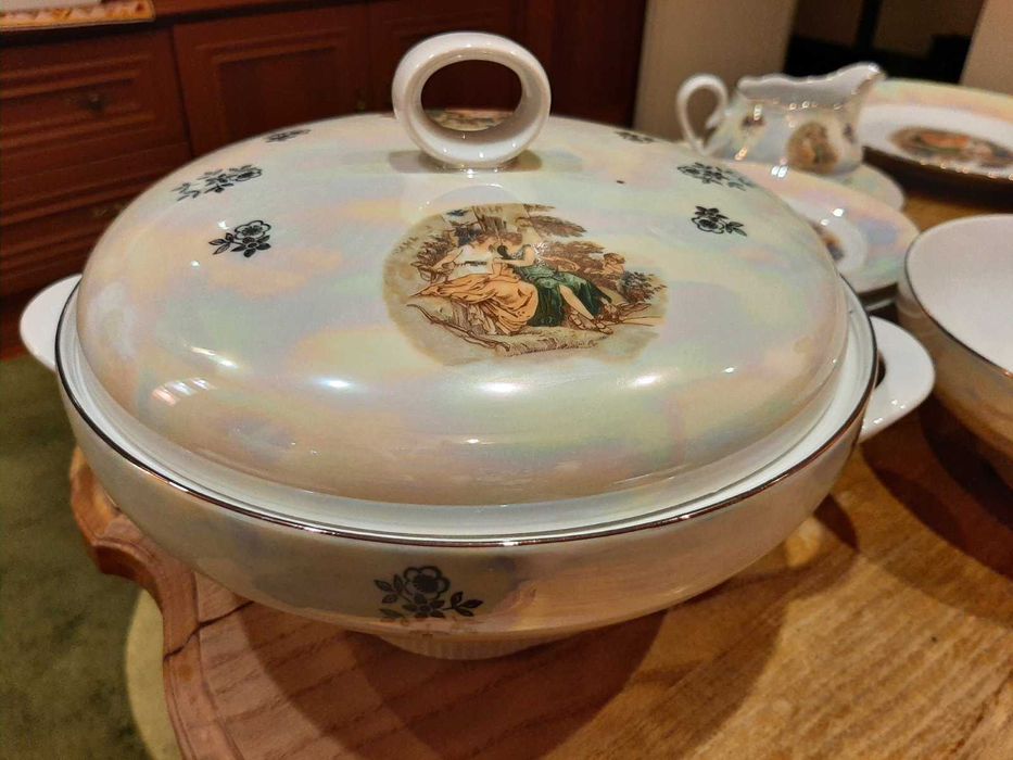 Продам сервиз Мадонна