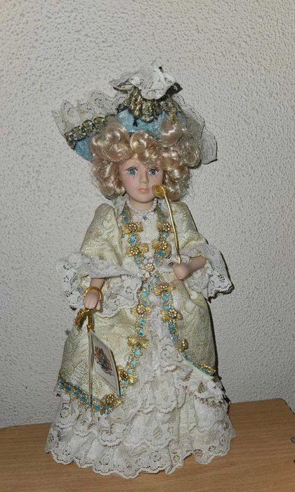 Фарфорова лялька