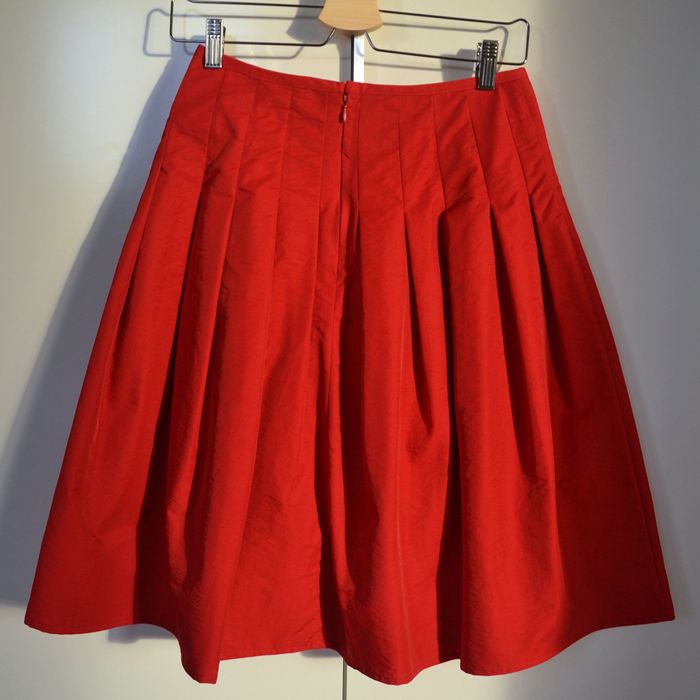 Czerwona spódnica, rozm. 36/38