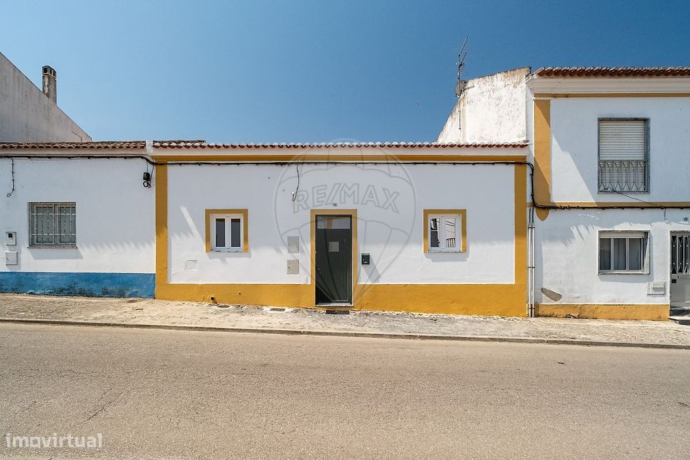 T2 Detached House for Sale