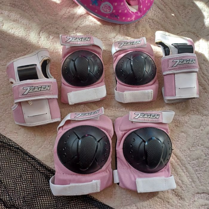 Zestaw ochraniaczy /gratis kask świnka Pepa 48-52 cm