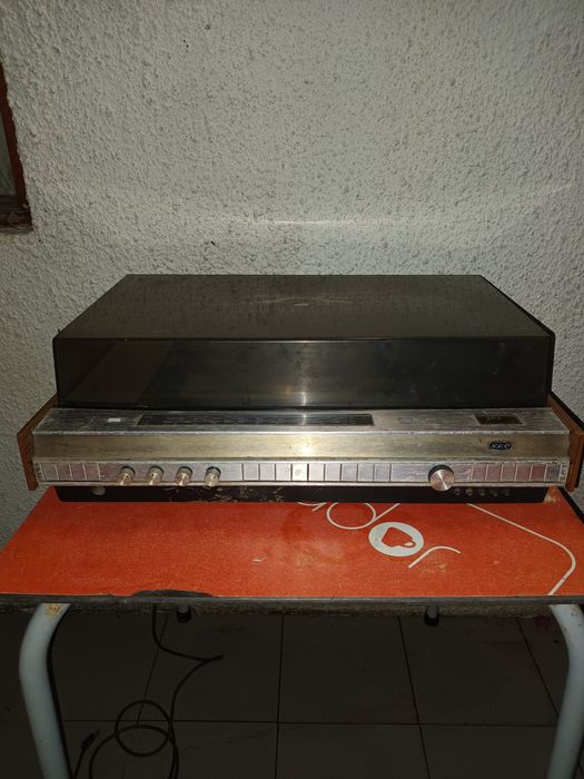 Gira discos garrard com amplificador