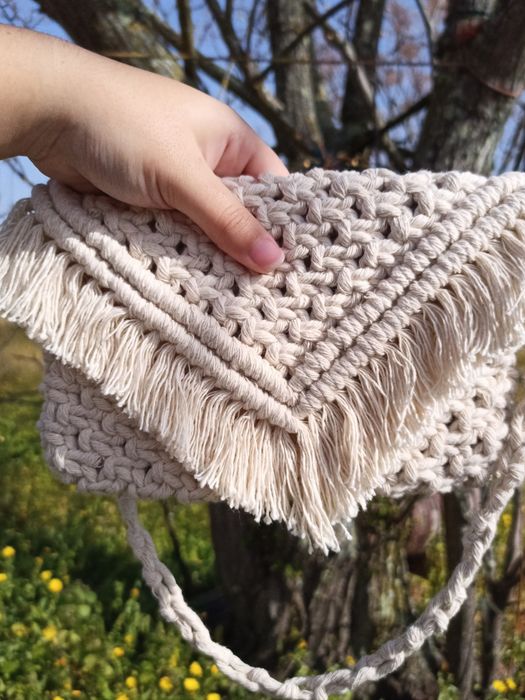 Mala pequena em Macramé (feita á mão)
