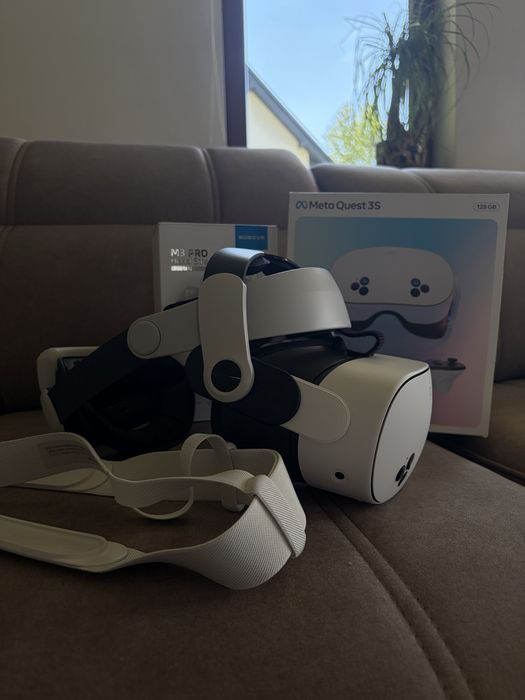 Meta Quest 3s 128gb + head strap Bobo VR M3 PRO