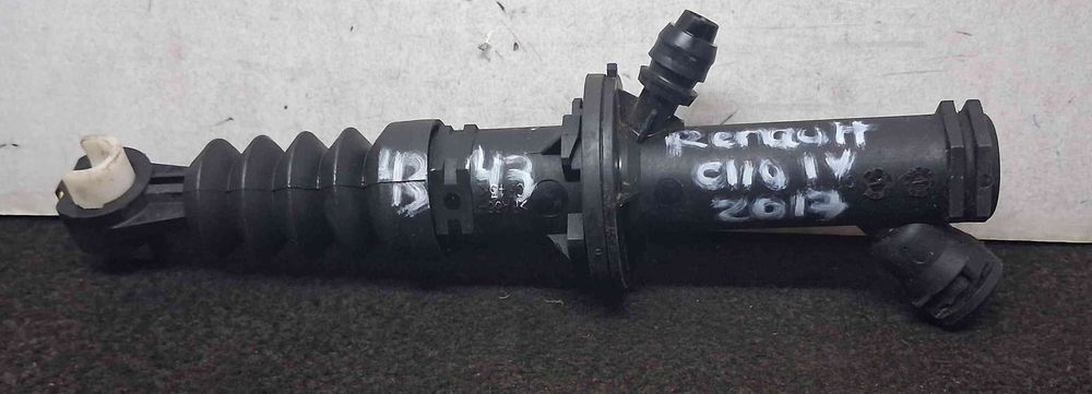 Bomba Principal da Embraiagem 306105773R - RENAULT CLIO IV